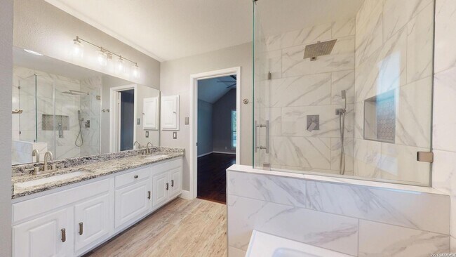Building Photo - 1009 Crimson Cove Dr