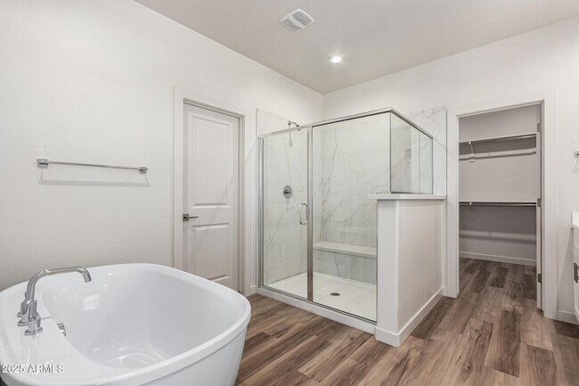 Building Photo - 6537 N 15th Dr