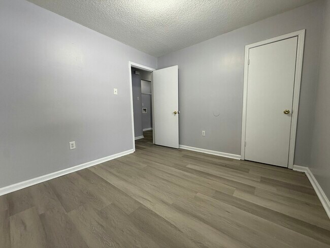 Building Photo - 1156 Fields Rd