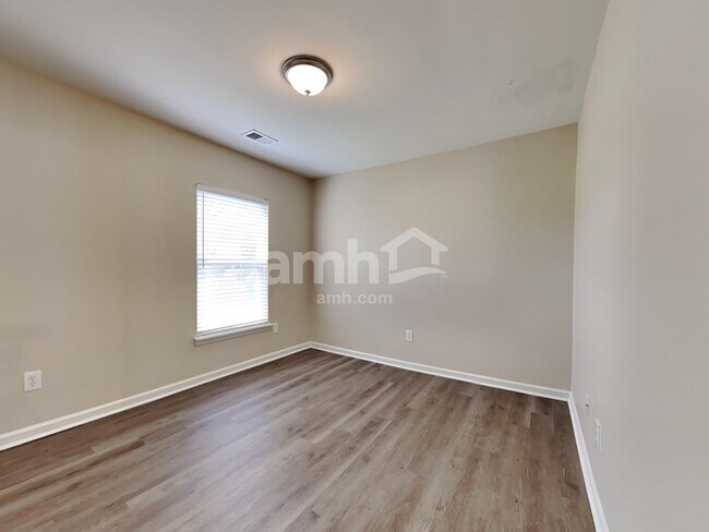 Building Photo - 1100 Briar Rose Ln