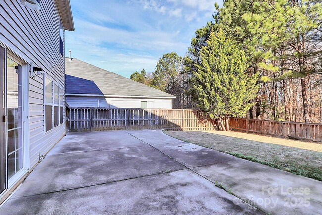 Building Photo - 15611 Normans Landing Dr