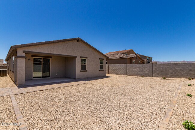 Building Photo - 17318 W Surrey Dr