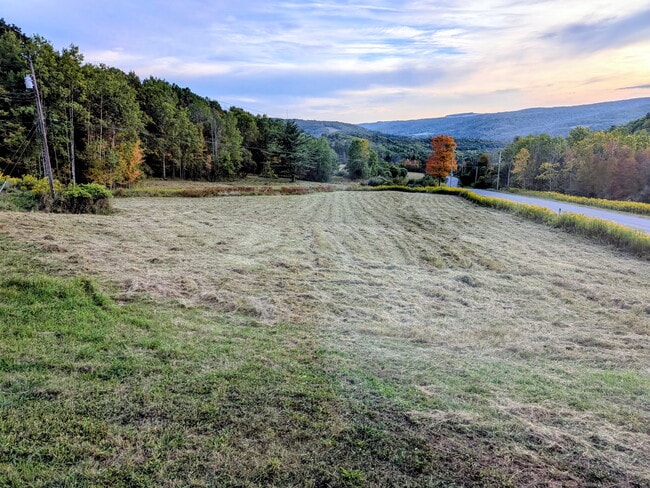 Primary Photo - 159 W 1st St