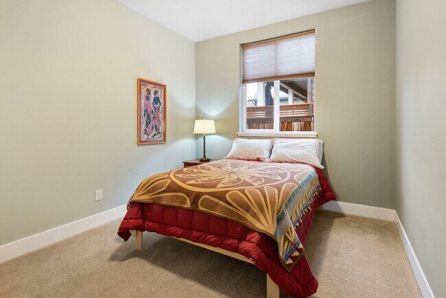 Building Photo - For Rent: Furnished Executive Home in Bend, OR – Prime Location!