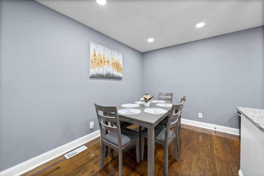 Building Photo - 3729 W 75th Ave