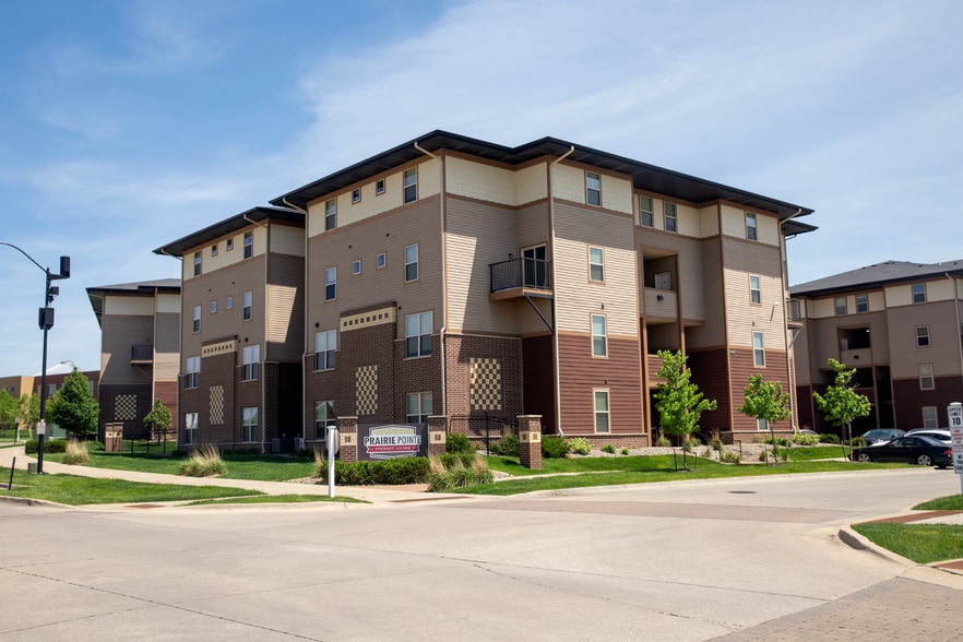Building Photo - Prairie Pointe Student Living