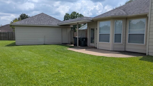 Building Photo - 1822 American Elm Ct