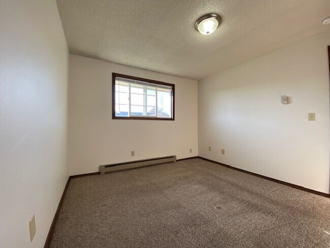 Building Photo - 1343
