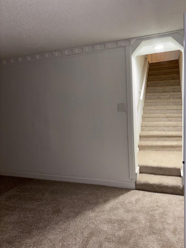 Building Photo - 4311 Ashland Dr