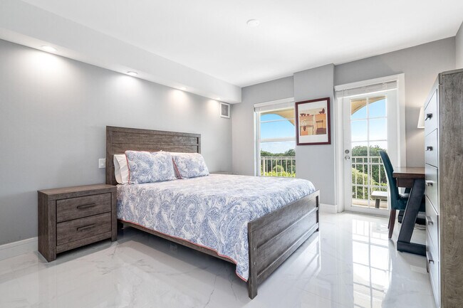 Building Photo - 1111 S Ocean Blvd