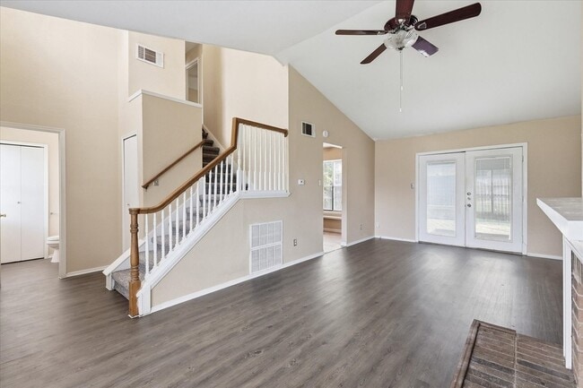 Building Photo - 6733 Dandelion Dr
