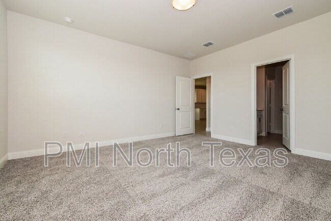Building Photo - 811 Sicily Blvd
