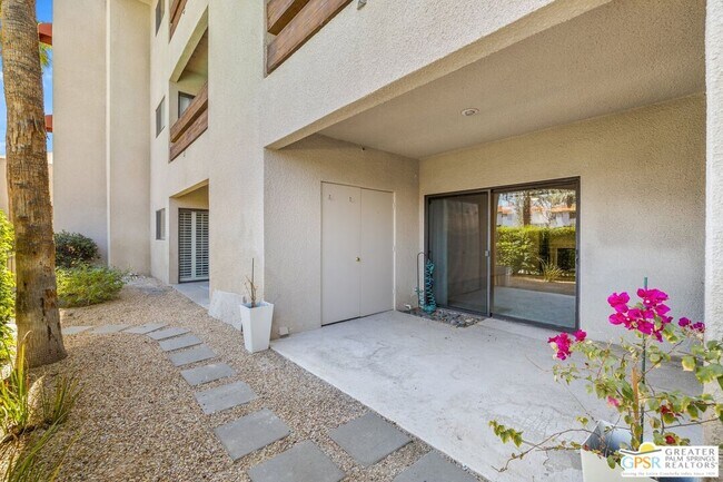 Building Photo - 255 S Avenida Caballeros