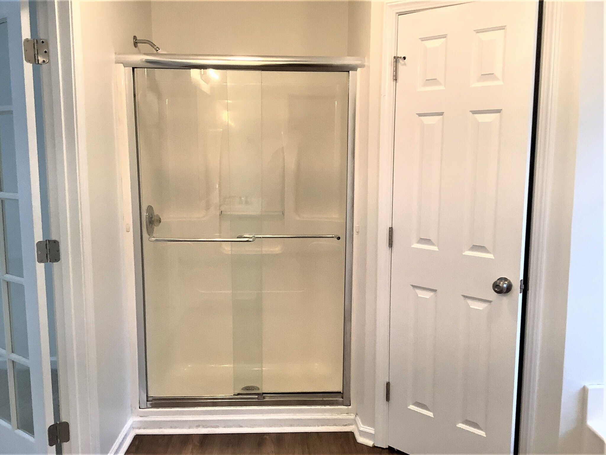 Building Photo - 106 Sweetland Ct