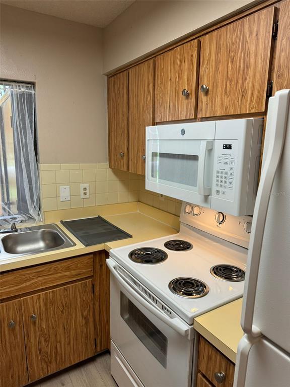 Building Photo - 8563 Pilgrim Ct