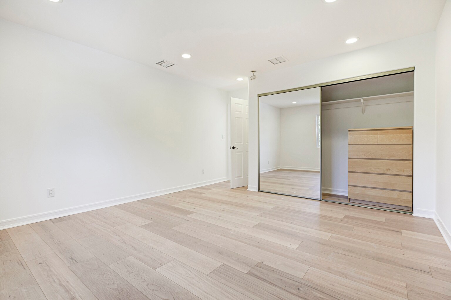 Building Photo - 15121 Marlin Pl