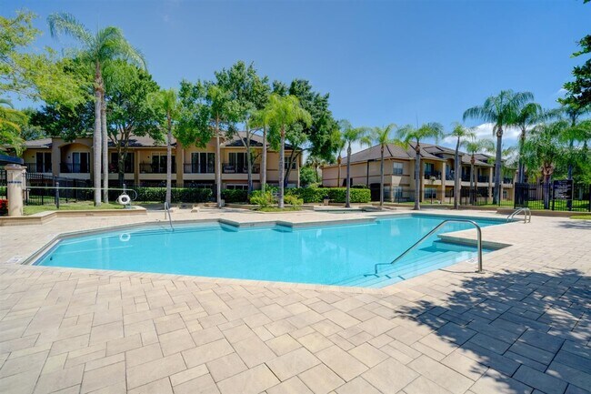 Building Photo - 813 Normandy Trace Rd