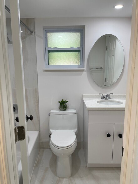 Bathroom #1 - 860 NW 87th Ave