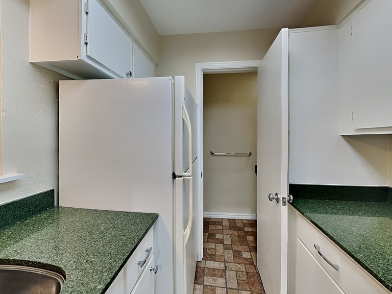 Building Photo - 2907 Shelby Ave