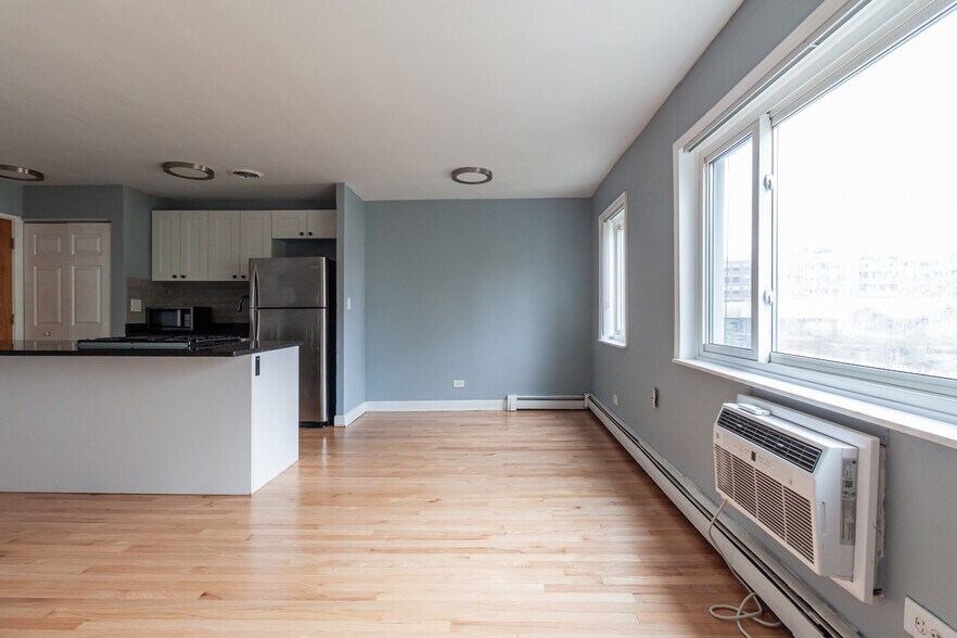 Building Photo - 655 W Grace St