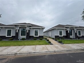 Building Photo - 906 N Blair Ave