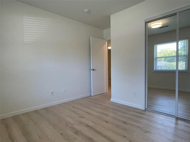 Building Photo - 501 Avondale Rd
