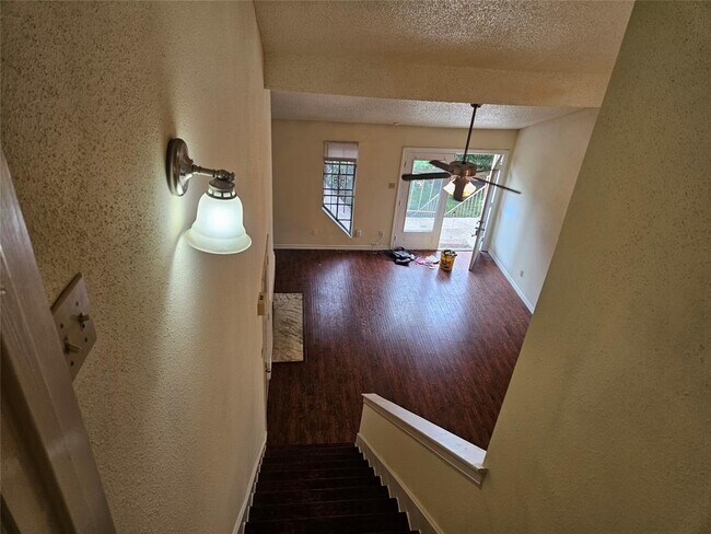 Building Photo - 2425 Holly Hall St