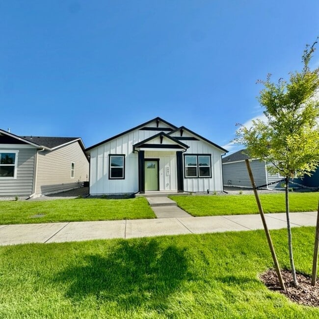 Building Photo - Beautiful Brand New Home!
