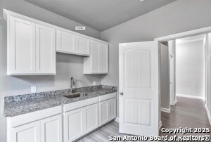 Building Photo - 622 Singing Creek