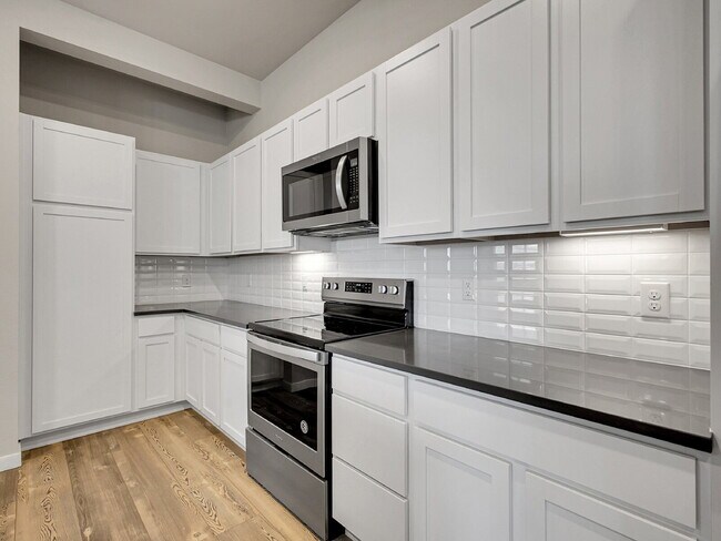 Building Photo - $2,195 - 2 Bed, 2 Bath Condo in Parker wit...