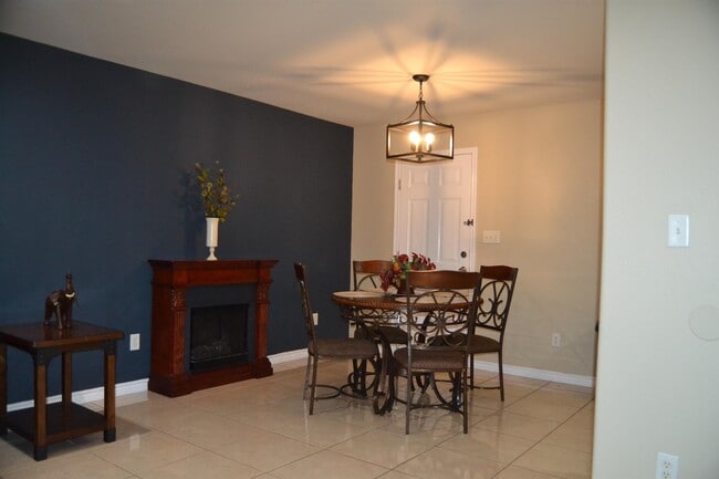 Building Photo - 109 Ramon Cardenas Dr