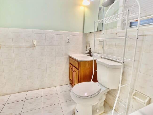 Building Photo - 3481 John F. Kennedy Blvd