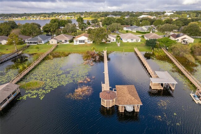 Building Photo - 1649 Lake Villa Dr