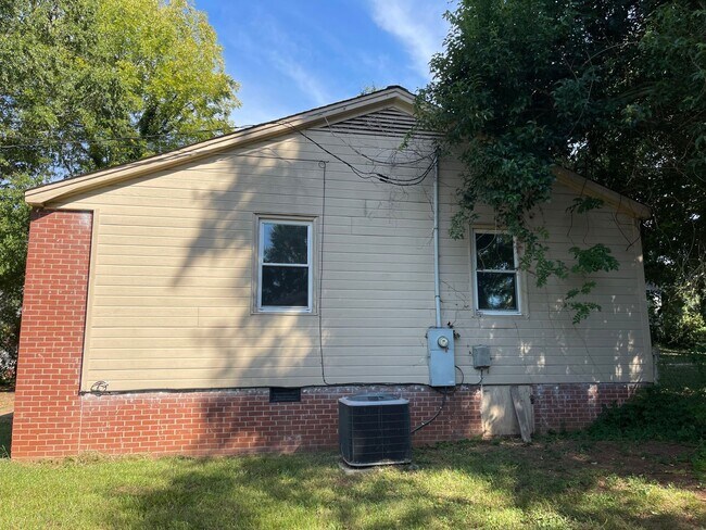 Building Photo - 107 Felter St