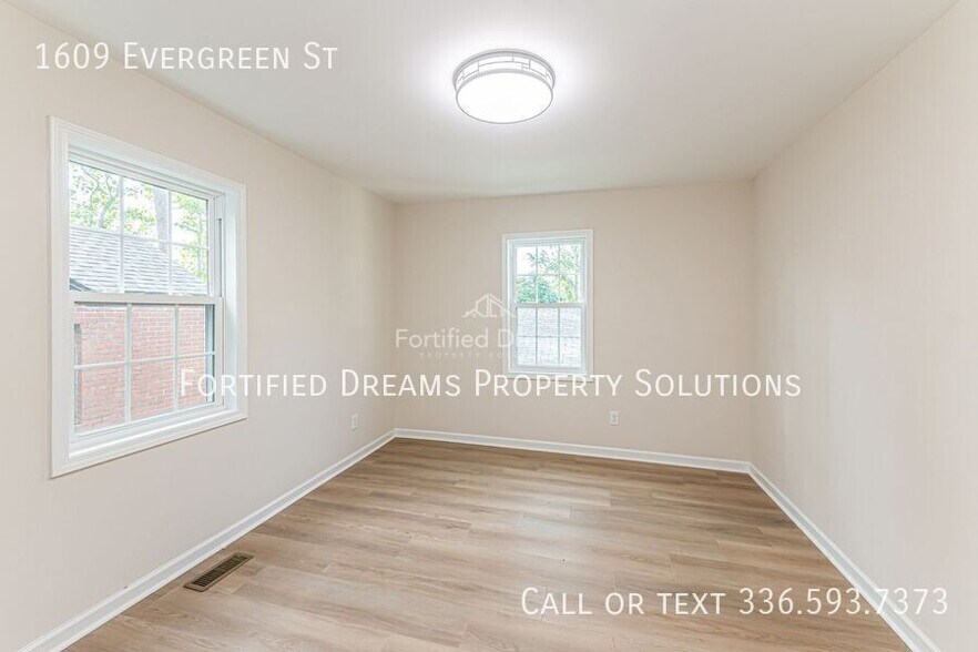 Building Photo - 1609 Evergreen St