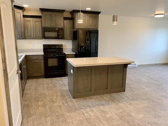 Building Photo - 851 Gibbon St