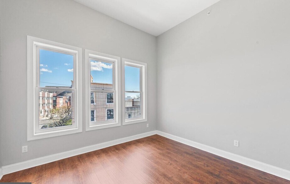 Building Photo - 2478 Frankford Ave