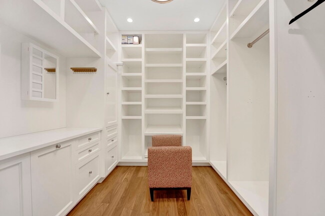 Building Photo - 103 W Chestnut St