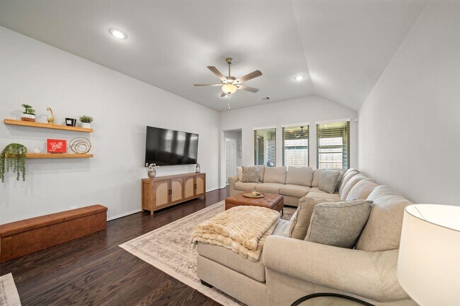 Building Photo - 752 Washita Fls Ln