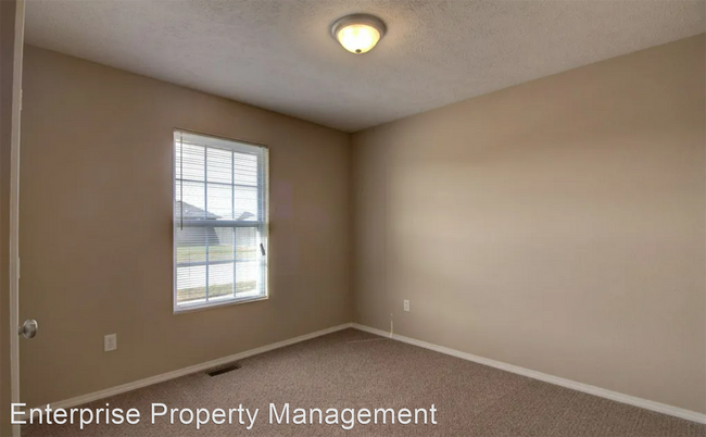 Building Photo - 3 br, 2 bath House - 1050 S Strasbourg Ave