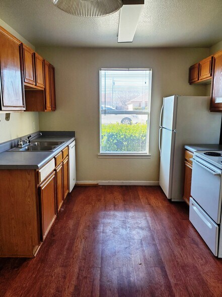 Building Photo - 1706 Windward Dr