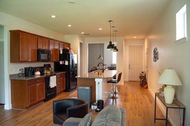 Building Photo - 1049 Normandie Way