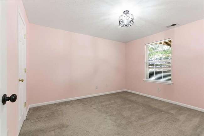 Building Photo - 3547 Lochdale Terrace