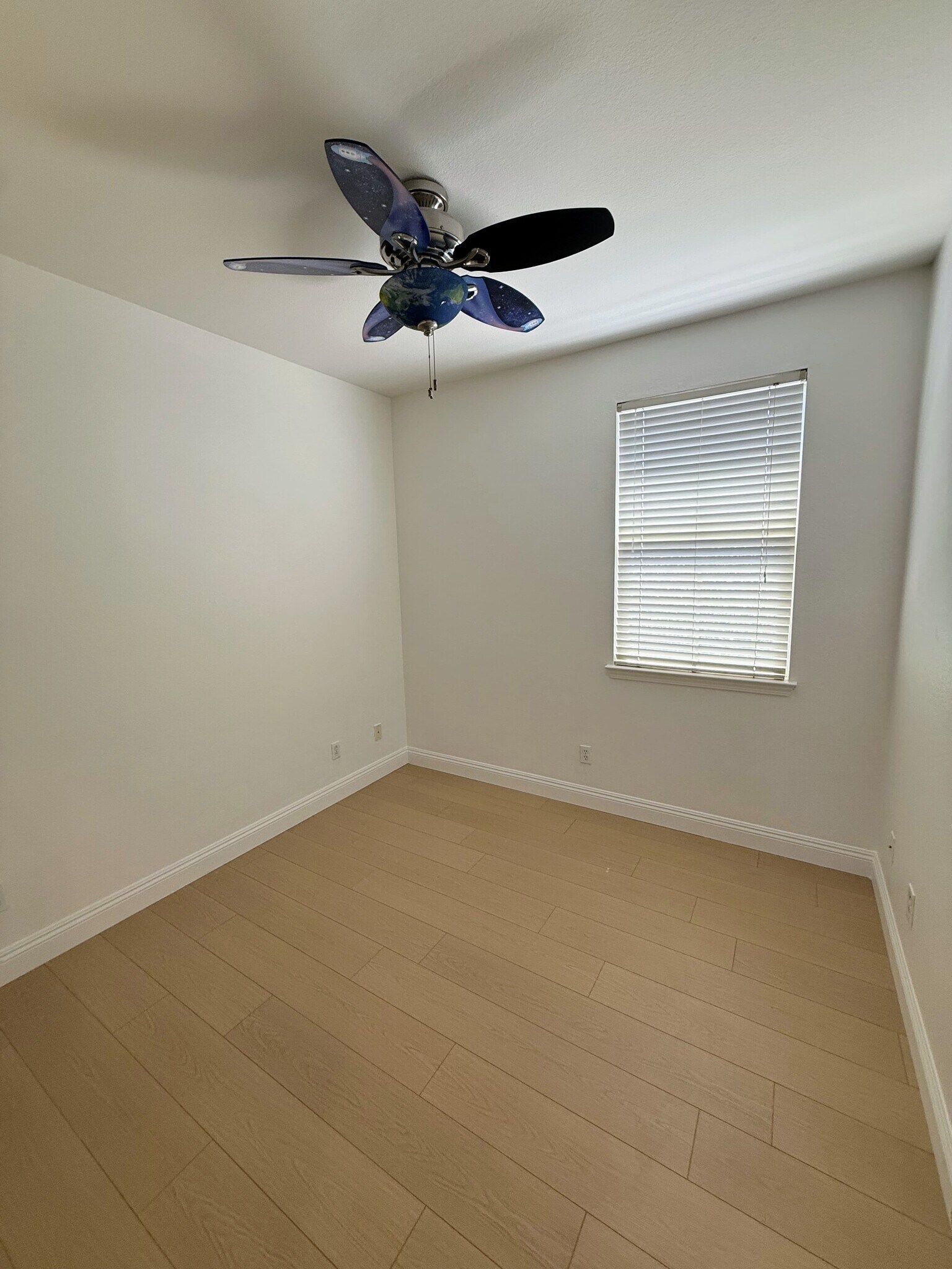 Building Photo - 5424 Knotty Pine Way