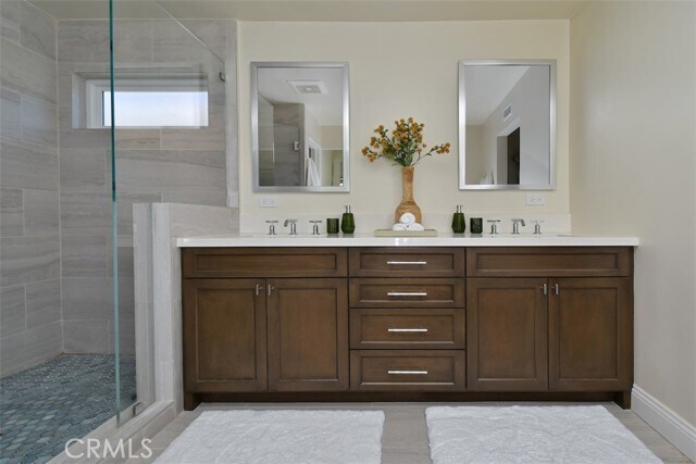 Building Photo - 24715 Vía Del Llano