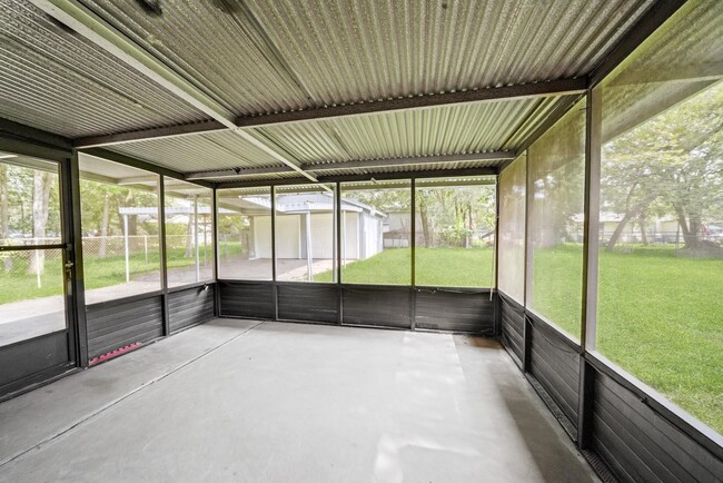 Building Photo - 8710 Bertwood St