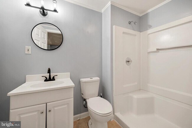 Building Photo - 6104 Old Brentford Ct