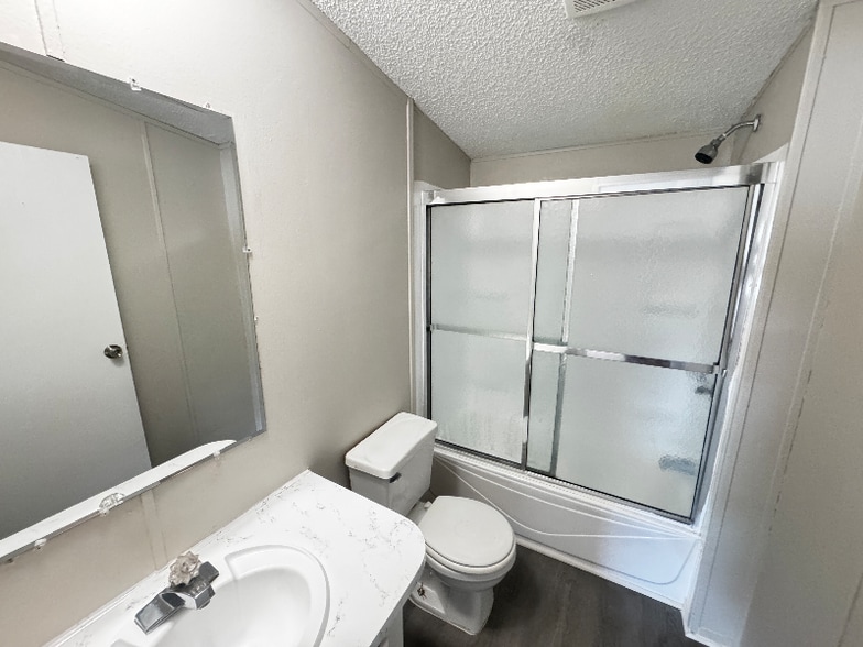 Building Photo - 122 Fox Meadow Dr