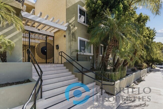 Building Photo - *** FIRST MONTH FREE *** Beautifully Renovated 2BD/2BA Condo with In-Unit Washer and Dryer