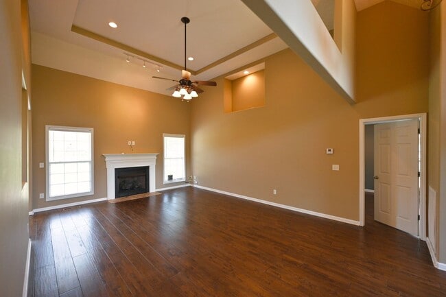 Building Photo - **BEAUTIFUL, WELL-MAINTAINED BRICK HOME ON A LOVELY 0.63-ACRE LOT IN A DESIRABLE NEIGHBORHOOD**